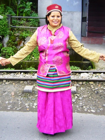 женский национальный костюм