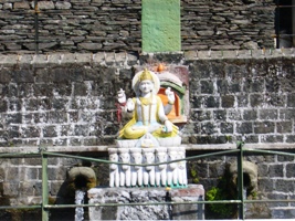 Бхагсу, индуистский храм